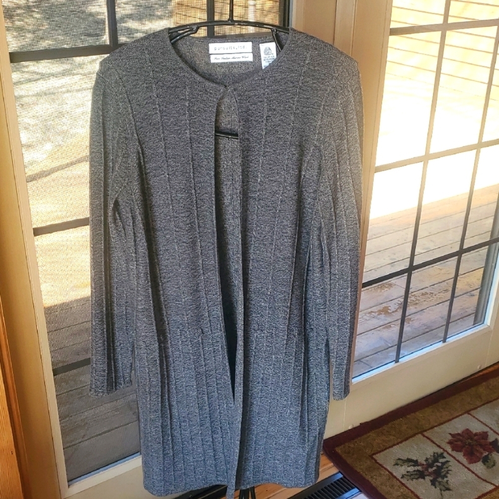 Pursuits, Ltd. Open‎ Front Long Decorative Seamed Accents Sz. M Cardigan